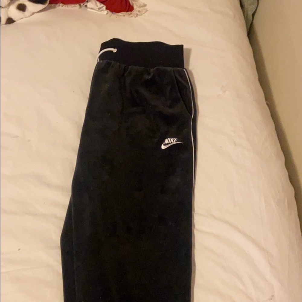 VINTAGE NIKE JOGGERS